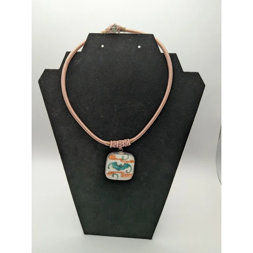 Smithsonian Hand Painted Porcelain Bat Shard Necklace Mauve Silk Jade Closure - Picture 3 of 9